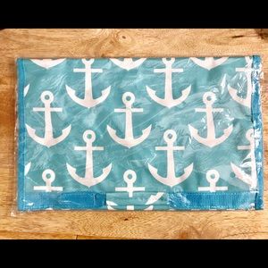 Anchor Jewelry travel case and storage hanger